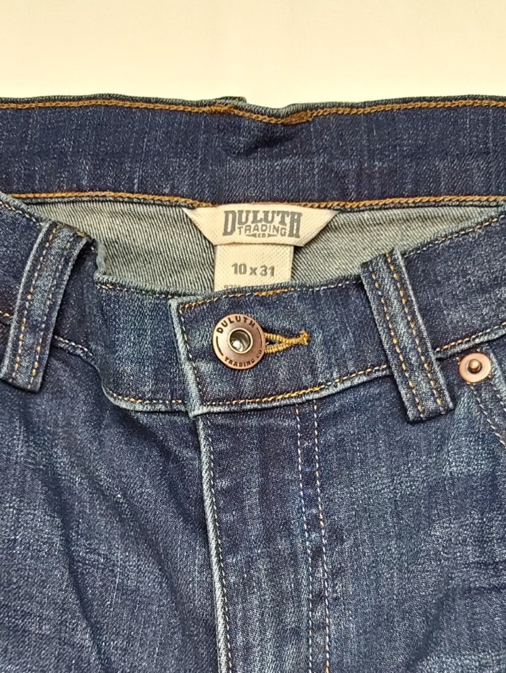 Duluth Trading Co Medium Wash Skinny Straight Jeans Womens Size 10x31